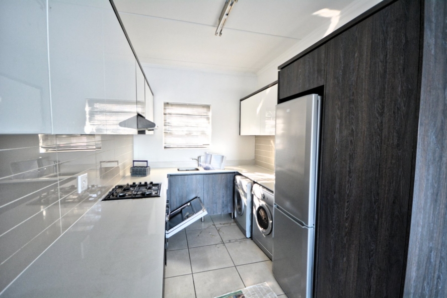 To Let 3 Bedroom Property for Rent in Sandown Western Cape